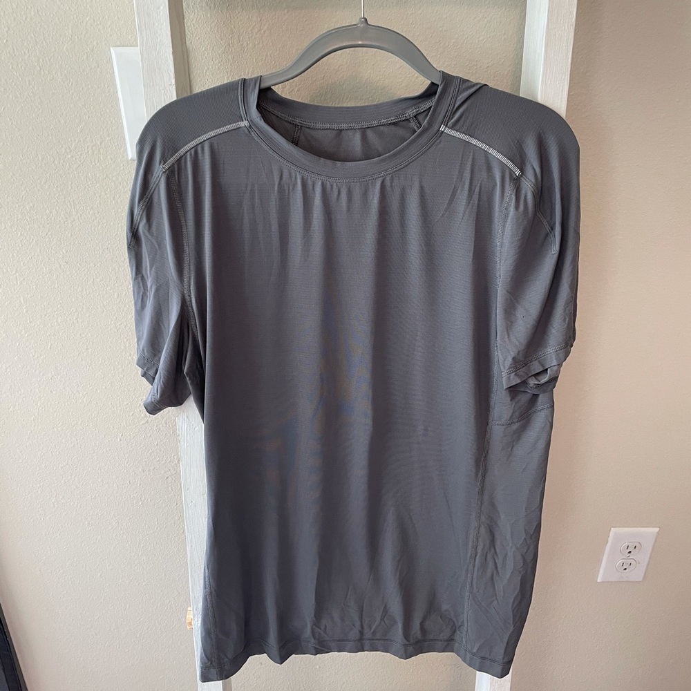 Lululemon T-Shirt